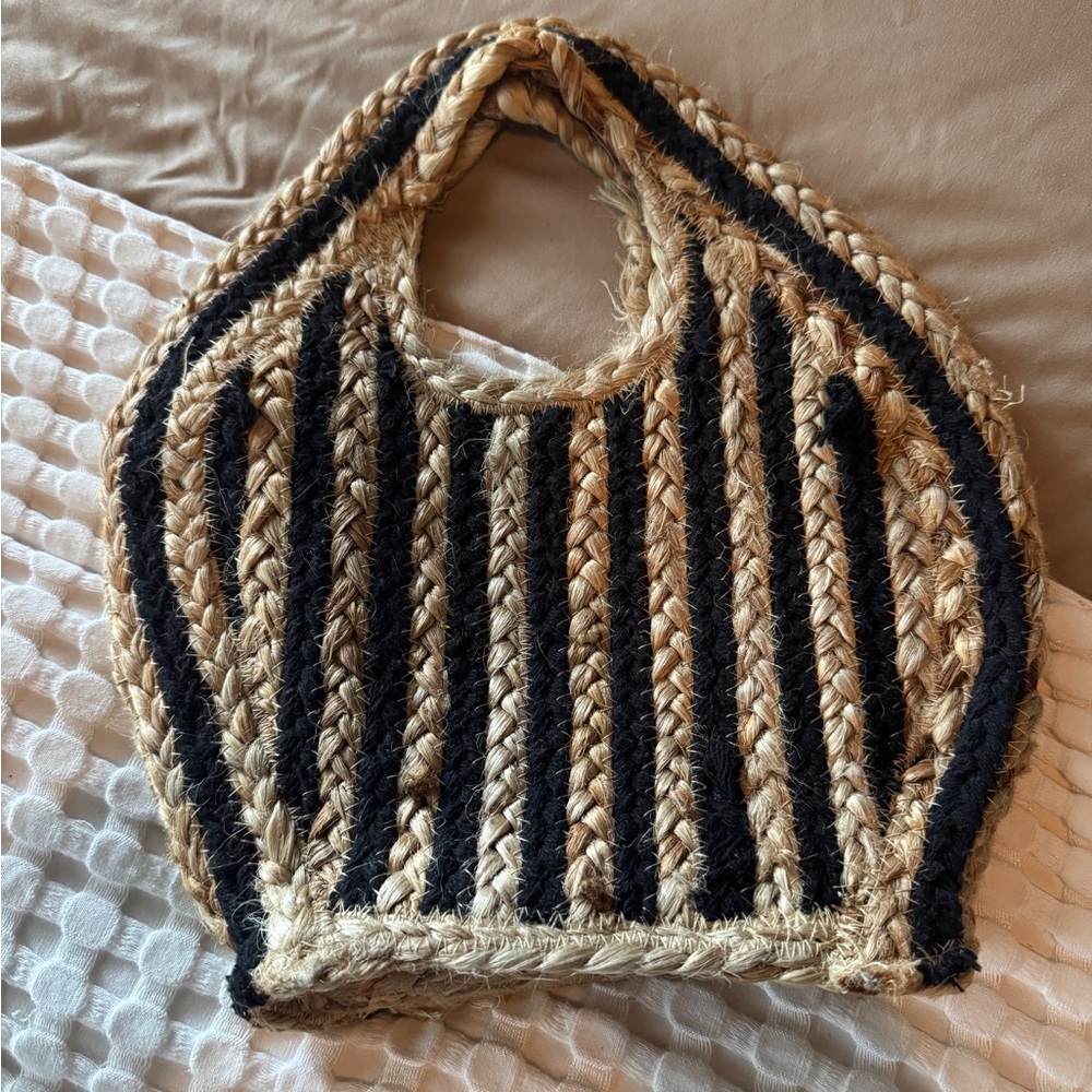 Pre-Owned Magid Black and Tan Mini Bag with Unique Design